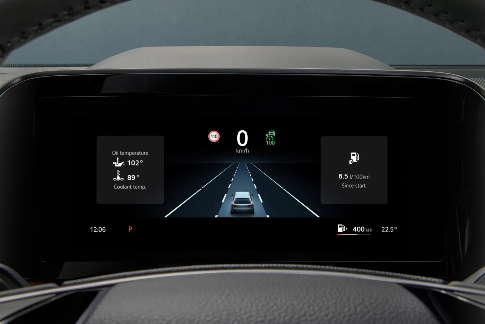 Das Infotainment-System mit einem 12,9-Zoll-Touchdisplay bietet modernste Konnektivität und intuitive Bedienung für ein nahtloses Fahrerlebnis.
